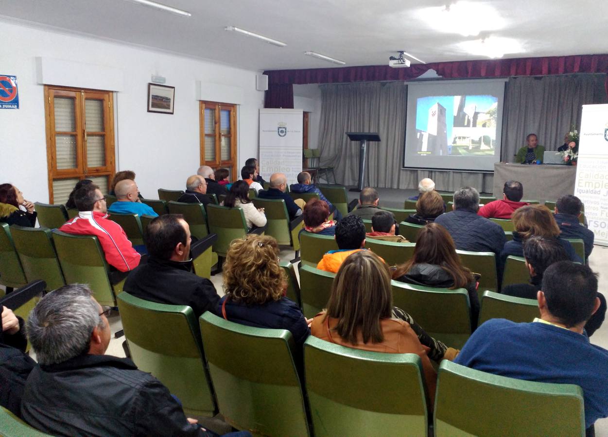 Una veintena de rutas componen la temporada senderista de Peñas Blancas