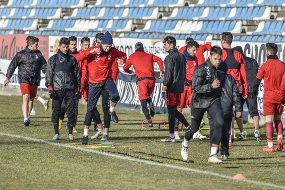 El Badajoz da un paso al frente