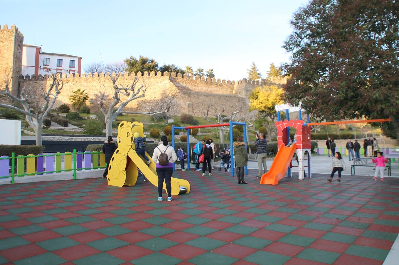 El Ayuntamiento destina unos 186.000 euros a la remodelación de varios parques infantiles