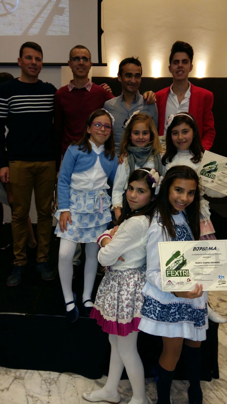 9 triatletas del CAPEX fueron premiados en la Gala de Premios de la FEXTRI