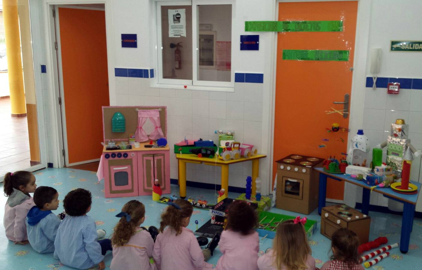 La Escuela Infantil Municipal elabora juguetes con materiales desechables