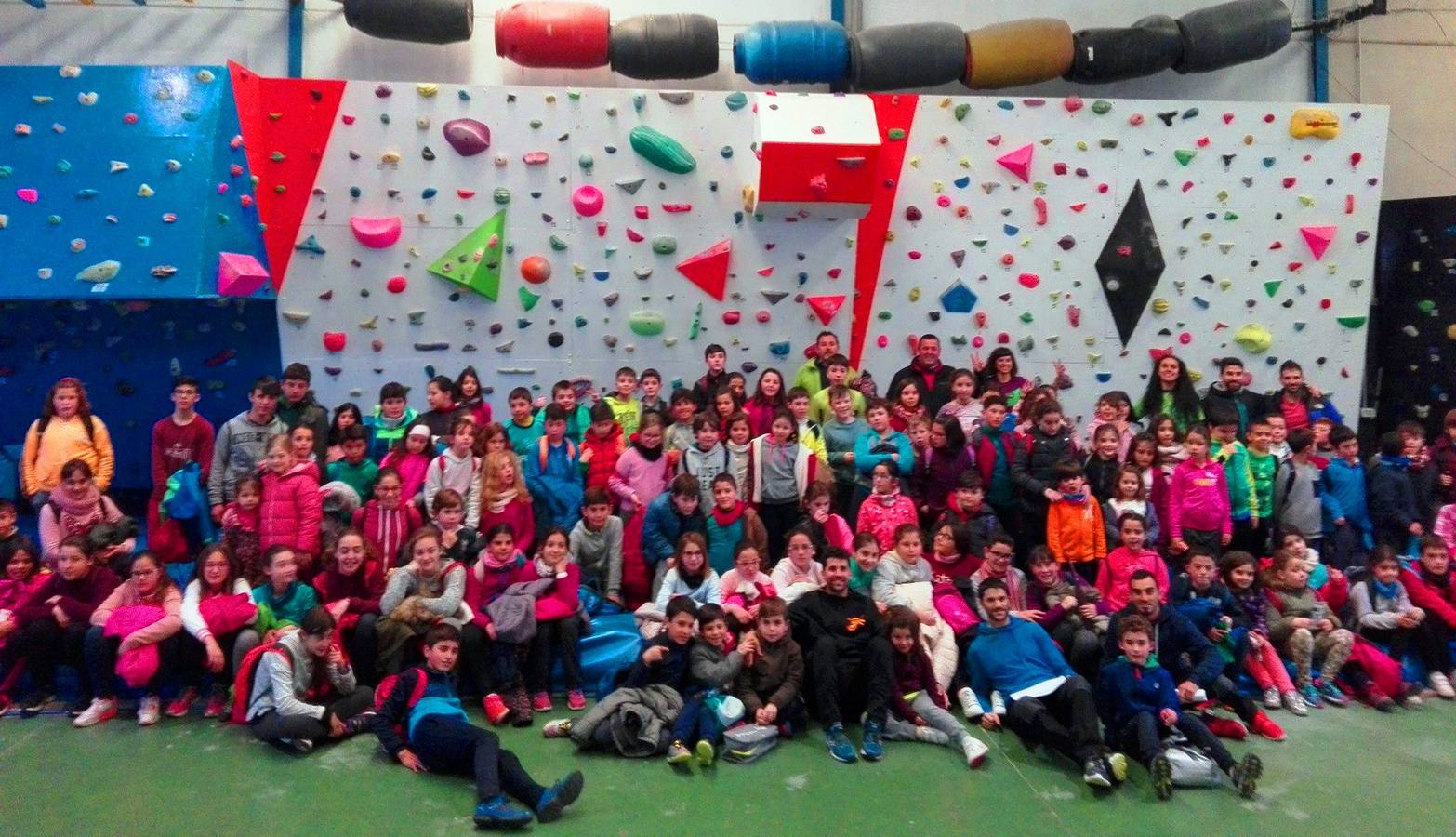 56 niños y niñas de Monesterio disfrutan de una jornada de multiaventura