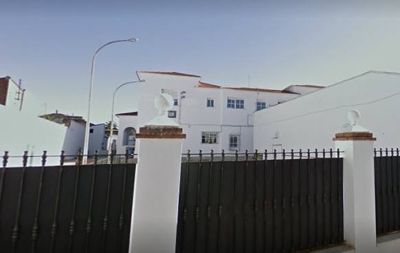 El claustro de profesores del colegio Alcalde Juan Blanco aclara su postura sobre la inhabilitación de una de sus dos líneas de Educación Infantil