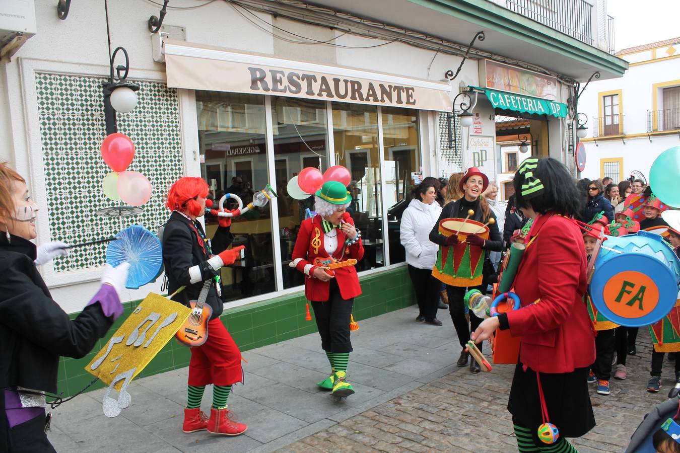 El pasacalles infantil da mañana el pistoletazo de salida a cinco días de Carnaval