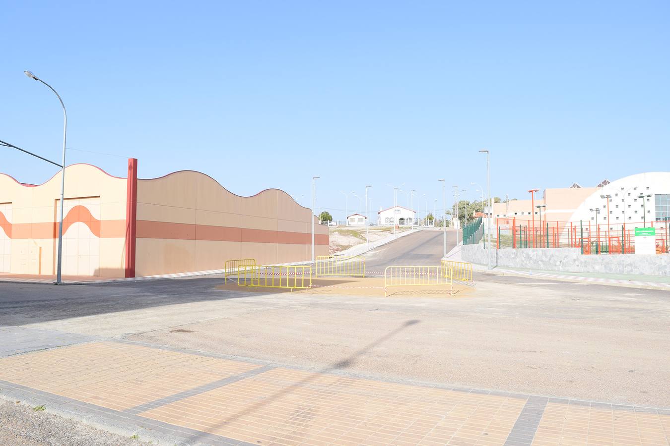 El recinto ferial queda diáfano sin la torreta eléctrica