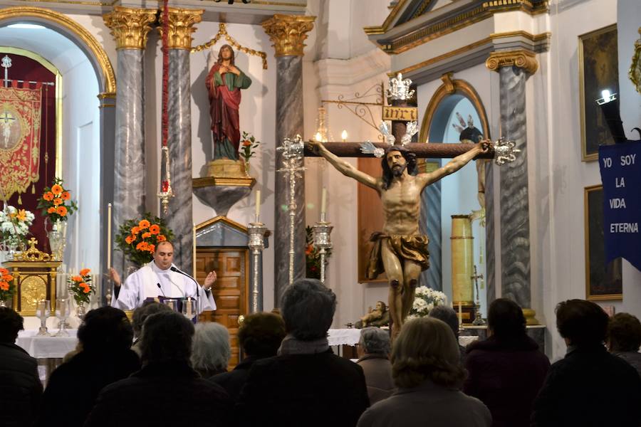 Una treintena de personas mayores han recibido la Unción de Enfermos