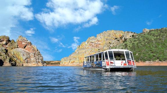 El barco que navegará por Monfragüe no entrará en el parque nacional