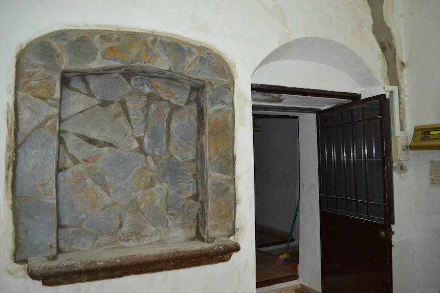 La Sacristía está cerrada debido a las obras de la instalación de la luz y pintura