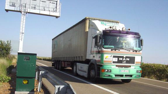 Un radar fijo ubicado en la A-66 (cerca de Villafranca) es el que más multa de los 13 existentes en Extremadura