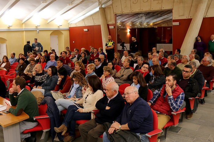 El alcalde de Villafranca celebró el pasado jueves un encuentro con los ciudadanos en el salón de plenos