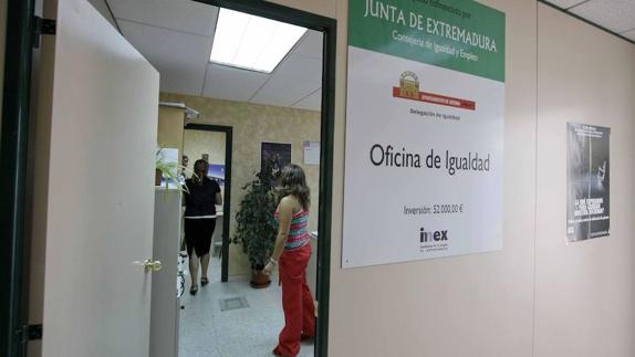 La Junta incrementa un 40% el presupuesto de las oficinas de Igualdad