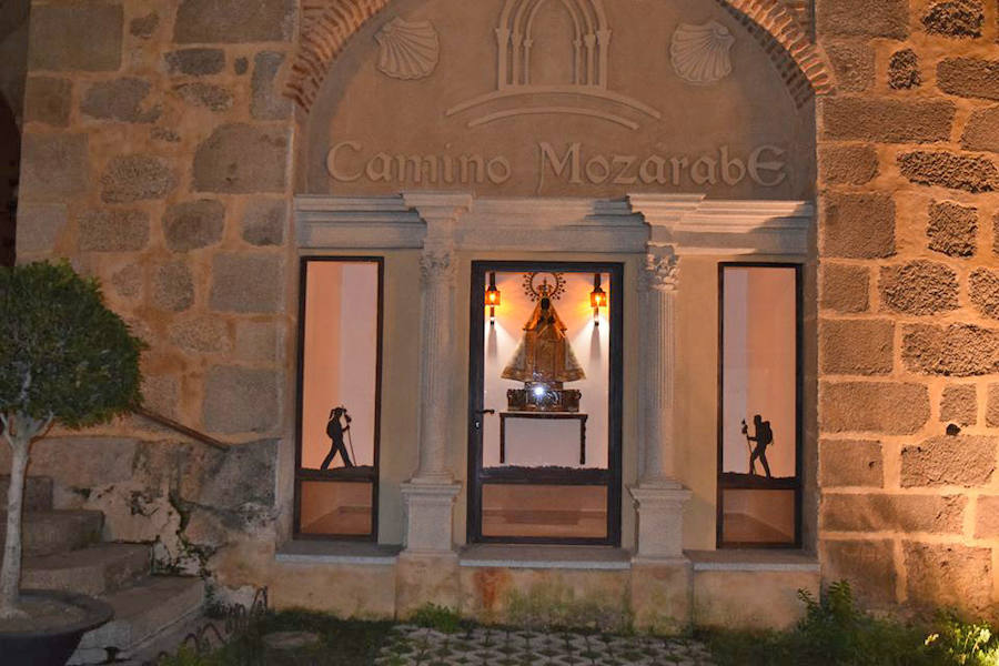 La parroquia ya luce su capilla de peregrinos