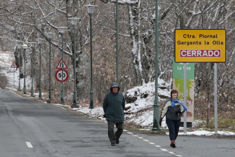 Reabre al tráfico la carretera de Piornal a Garganta la Olla