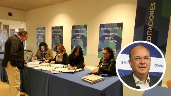 Los populares extremeños respaldan hoy a Monago como líder del partido