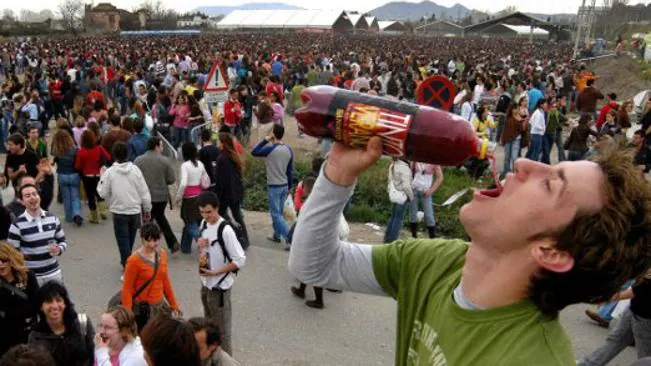 La Junta reformará la ley para atajar el consumo de alcohol entre los adolescentes