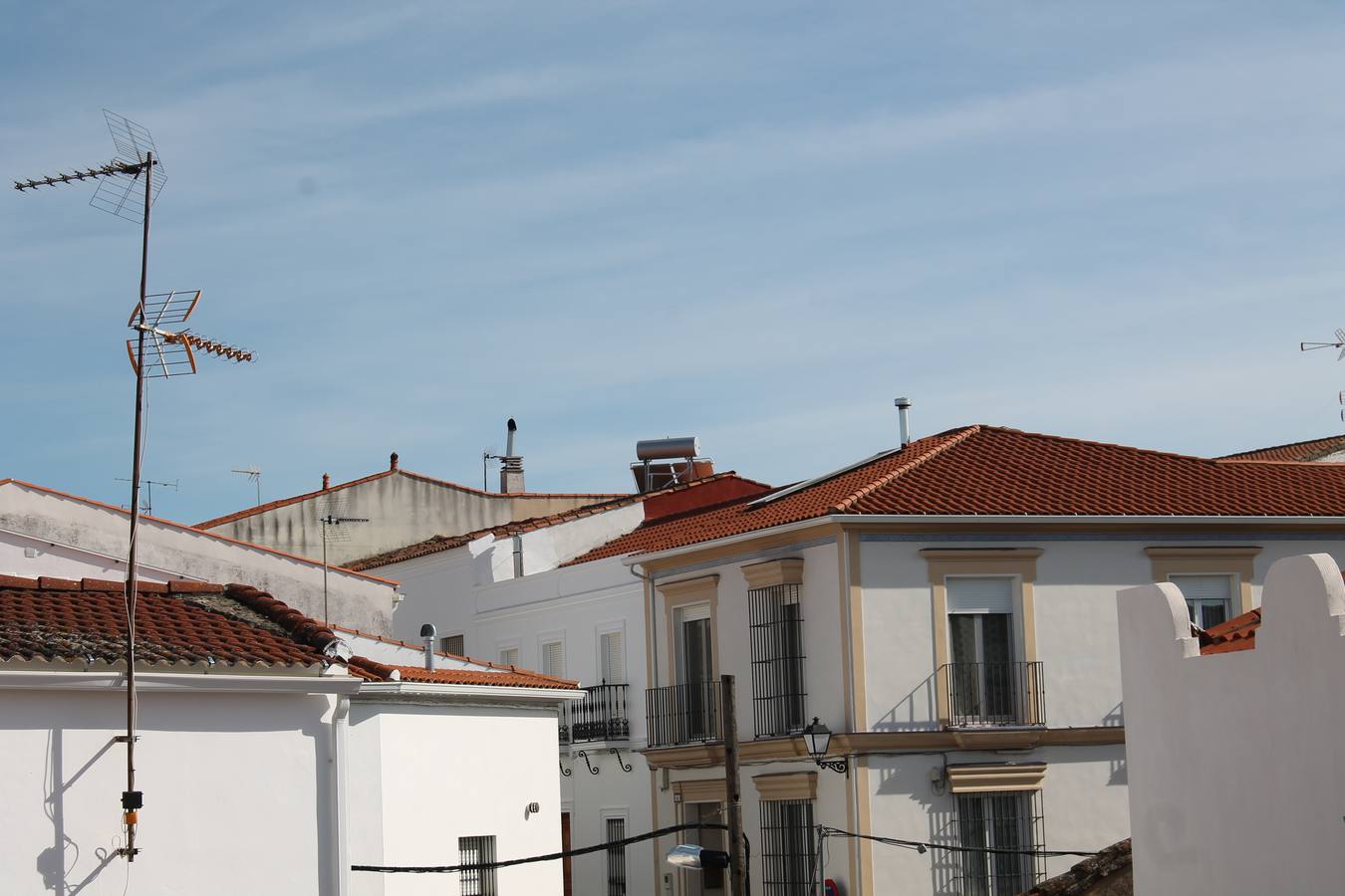 El Consistorio regula la instalación de equipos de energía solar térmica y fotovoltaica