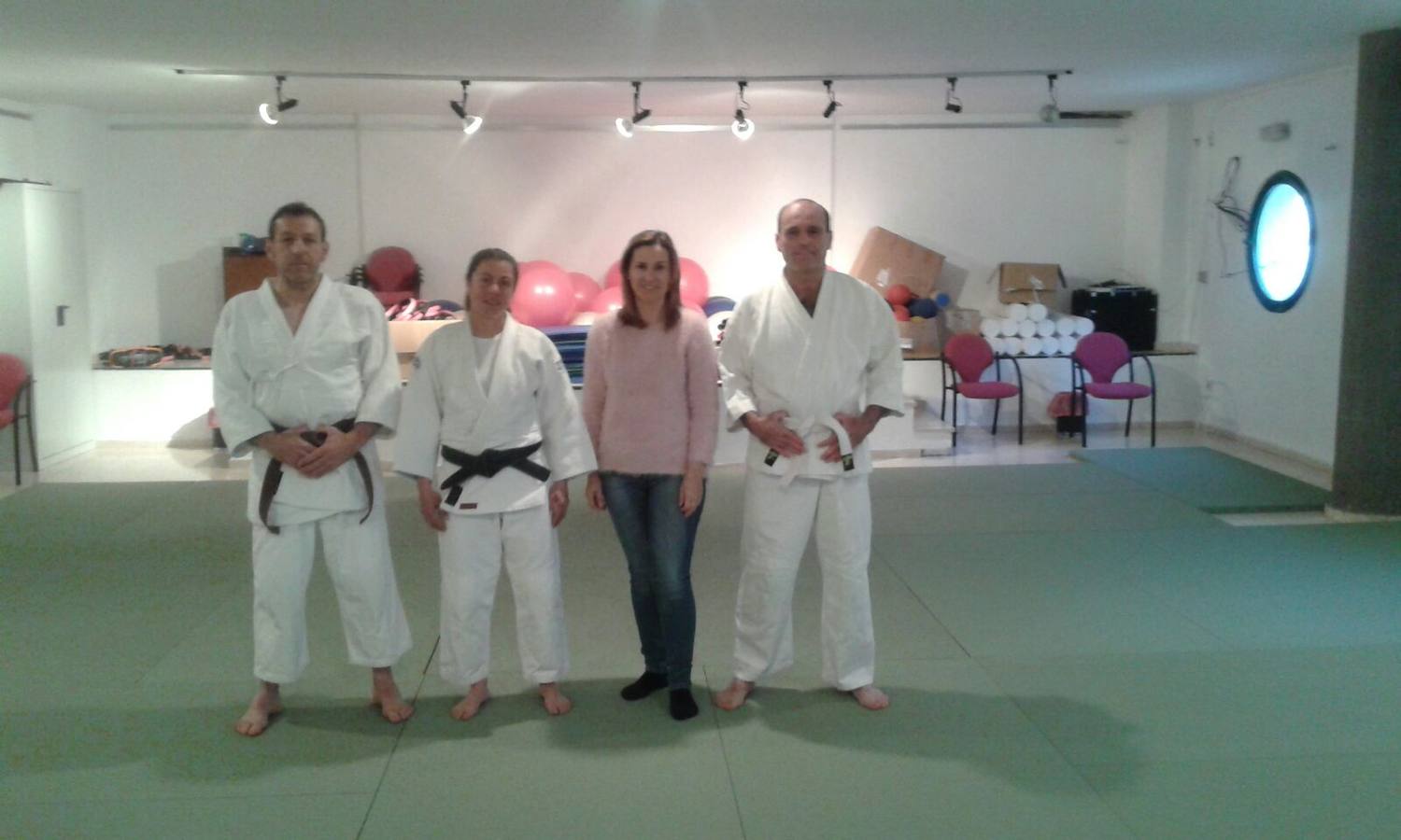 El Ayuntamiento adquiere un tatami para la práctica de artes marciales