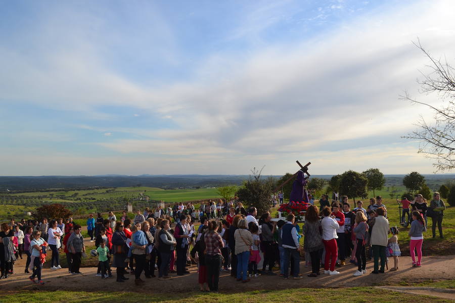 Un Vía Crucis infantil abre los actos de la Semana Santa