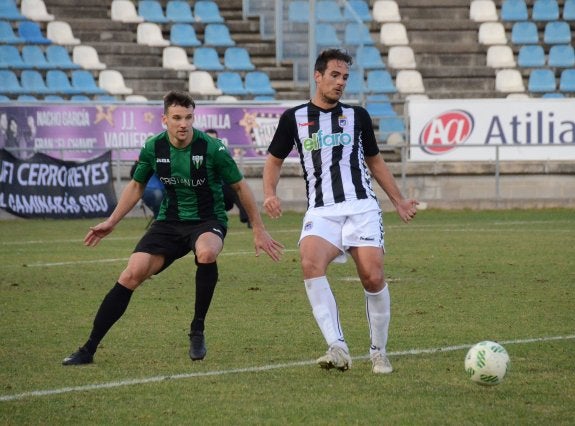 Javi López carga su munición