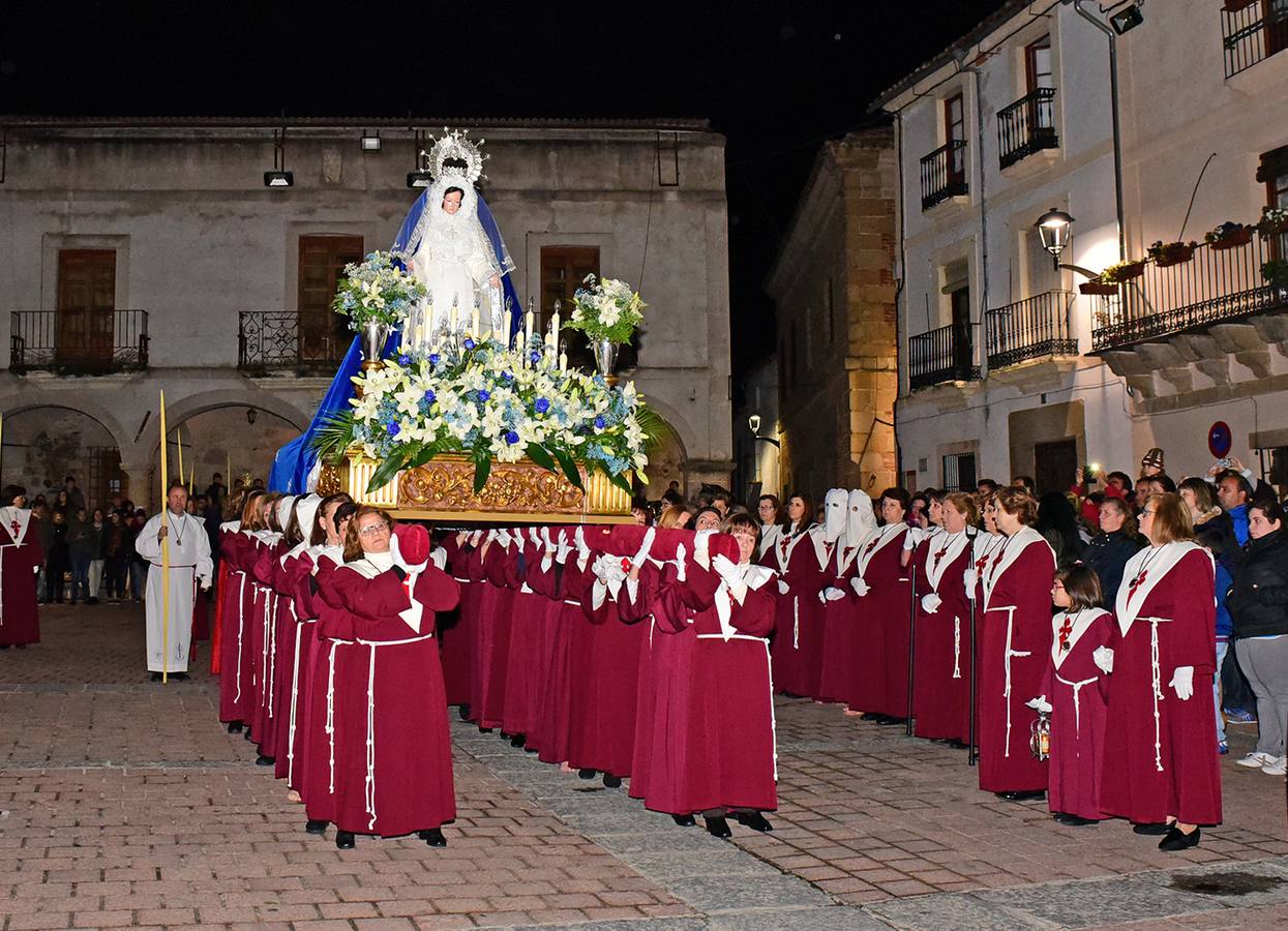 Desfile penitencial de María Santísima del Amor Hermoso
