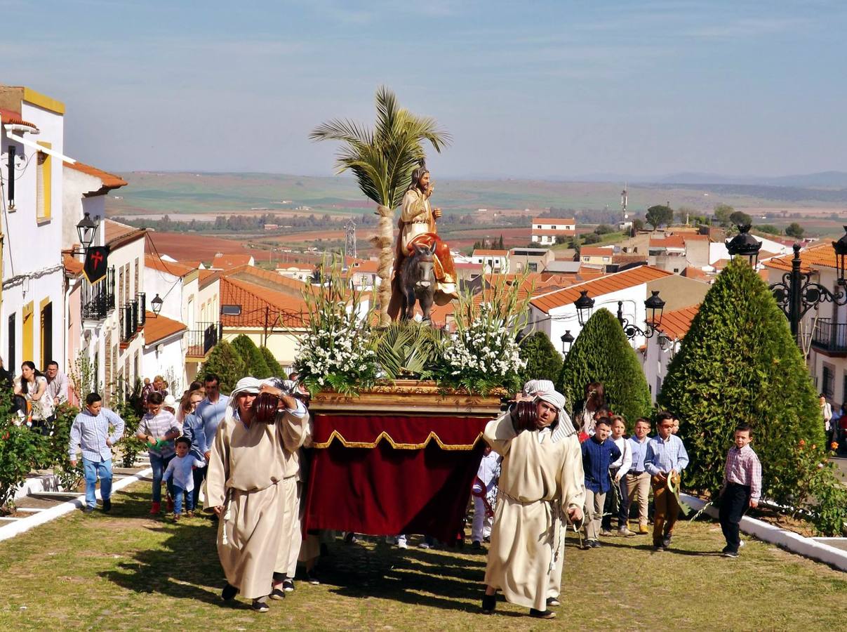 La procesión de La Burrita inicia la Semana Santa