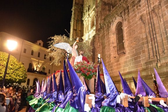 El Silencio prescinde de la música para recuperar la solemnidad de su procesión