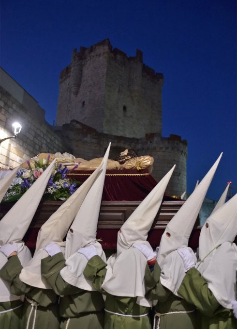 A las siete de la mañana sale de la Catedral hacia el Calvario el Vía Crucis