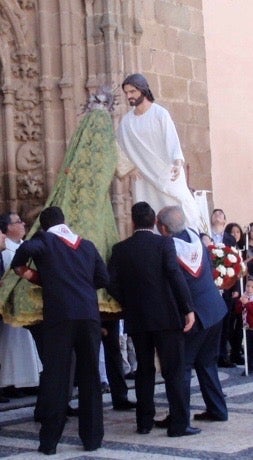'Los Abrazos’ pusieron este domingo la culminación a la Semana Santa de Villafranca