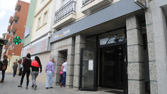 Liberbank culmina su reestructuración en la región con el cierre de 15 oficinas