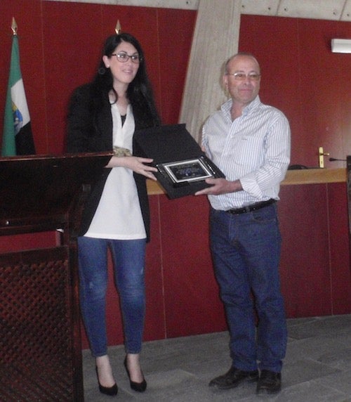 Ana Vega Burgos (Poesía) y Juan de Molina (Relato Corto), ganadores del Certamen 'Papel de Barros 2017'