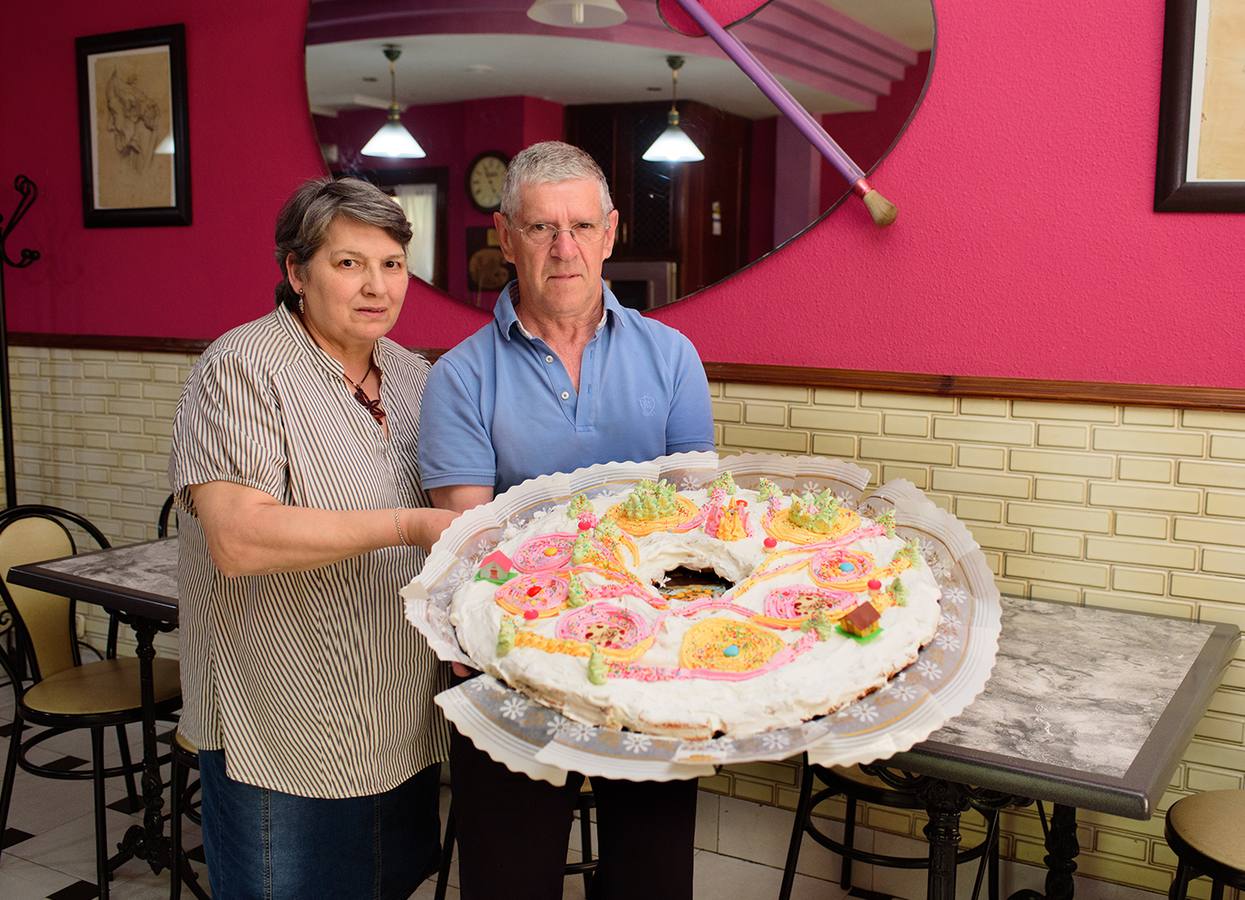 Los niños degustarán hoy, Lunes de Cruces, centenares de roscas