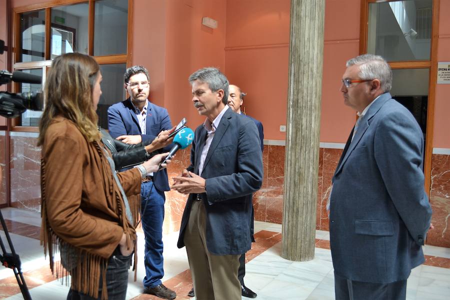 El consejero de Infraestructuras presenta la obra de mejora del punto negro de la EX312-EX313 en Alconchel