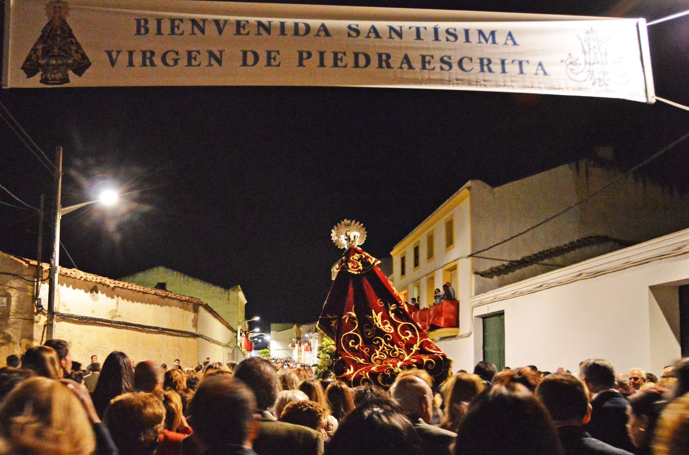 La procesión de la Virgen de Piedraescrita sobresale en el día grande de la feria