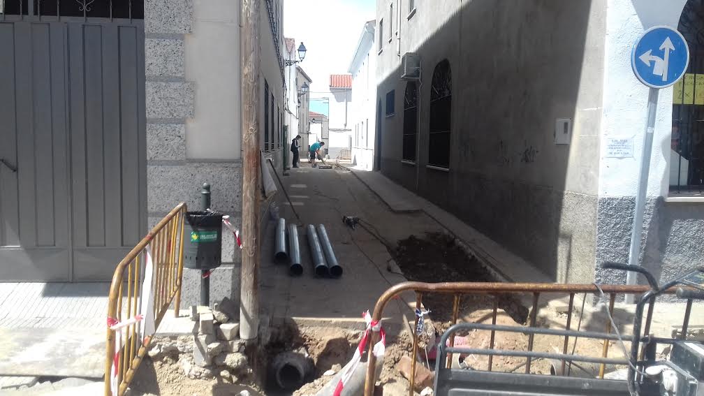 Mejoran la red de abastecimiento de las calles El Santo y El Cura