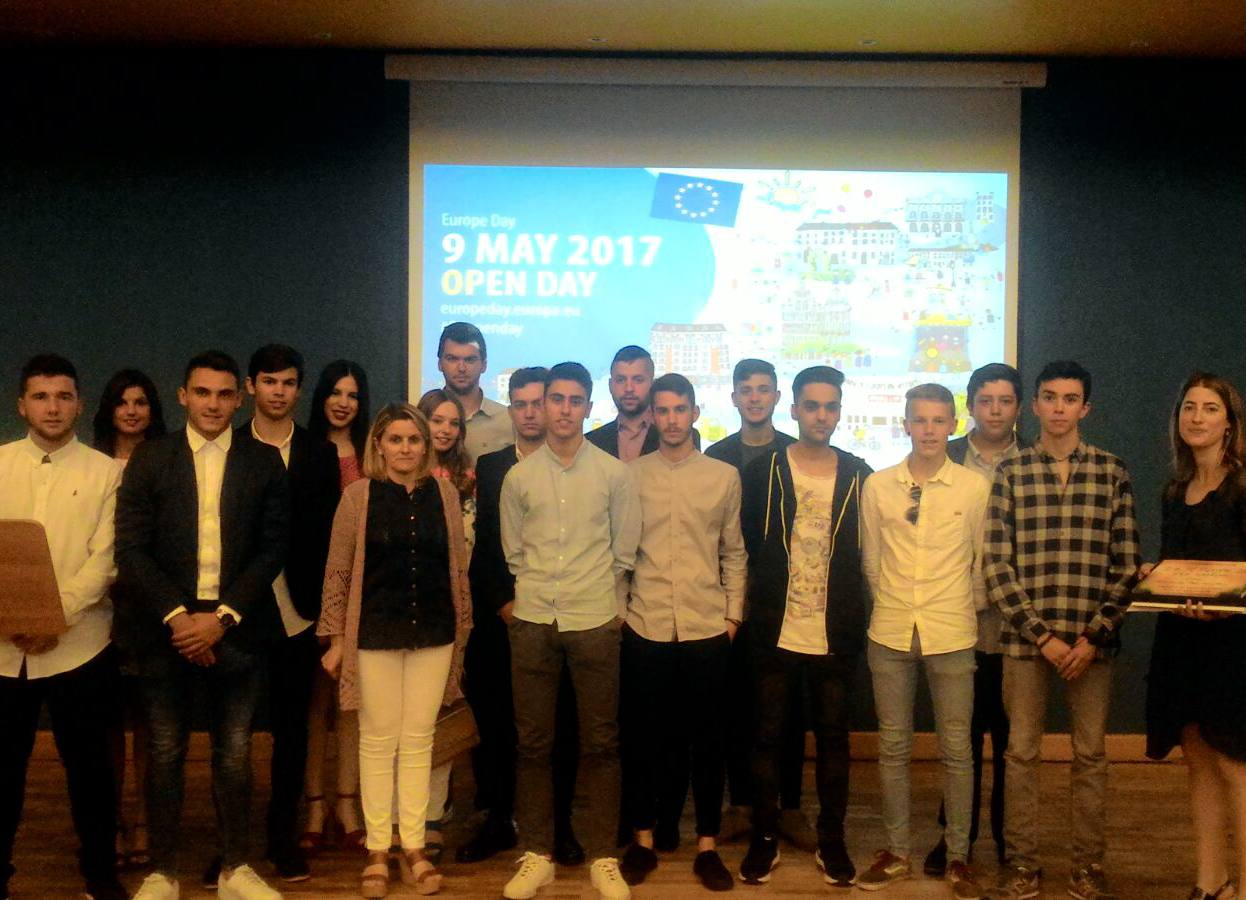 El IES Caurium gana el premio del IX Concurso Escolar ‘Día de Europa’