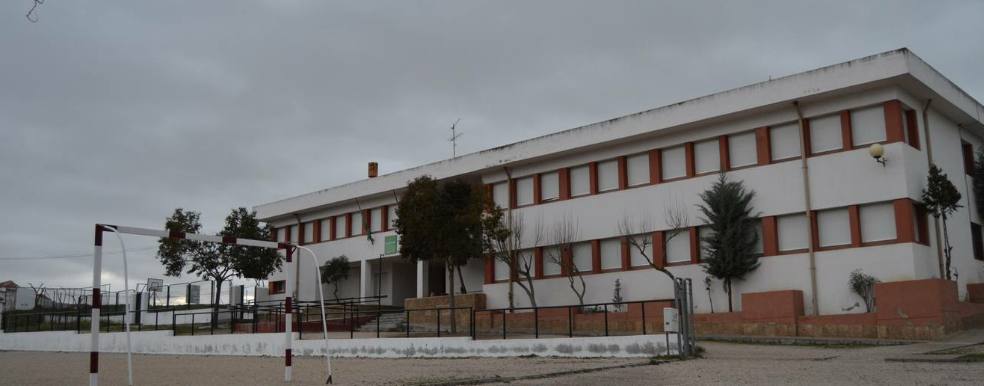 El PP insiste en que Campanario necesita un colegio nuevo y no una reforma