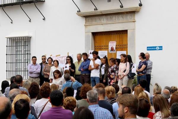 Concentración esta mañana en apoyo de la familia de la desaparecida Francisca Cadenas