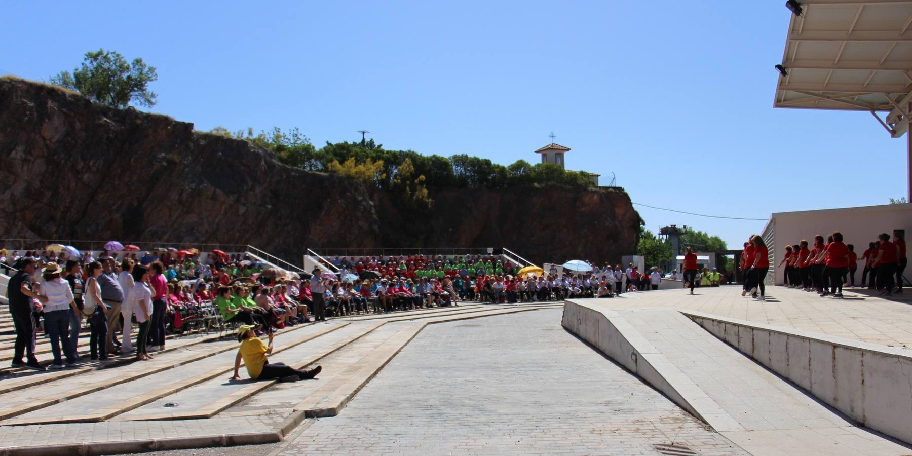 El Hogar de Mayores de Los Santos de Maimona celebra su muestra de tablas de gimnasia Intercentros