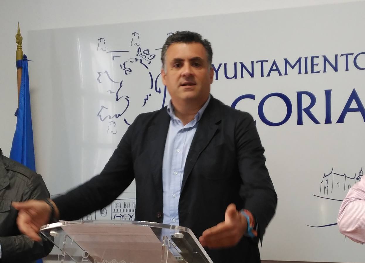 Coria pide a la CHT que autorice los chiringuitos del río porque crean trabajo y riqueza