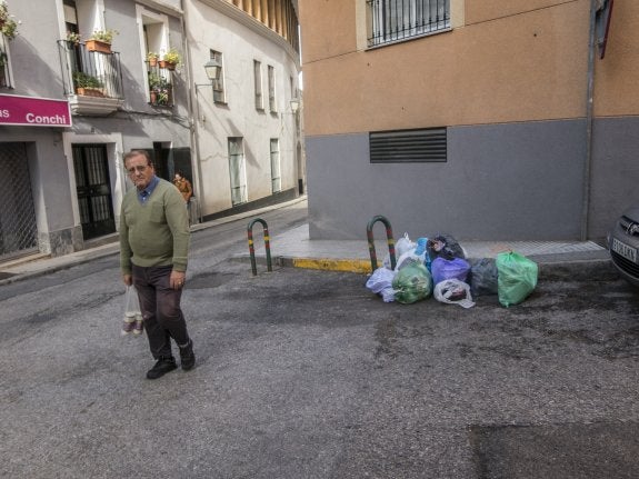La guerra de la basura en el Casco Antiguo dura siete años