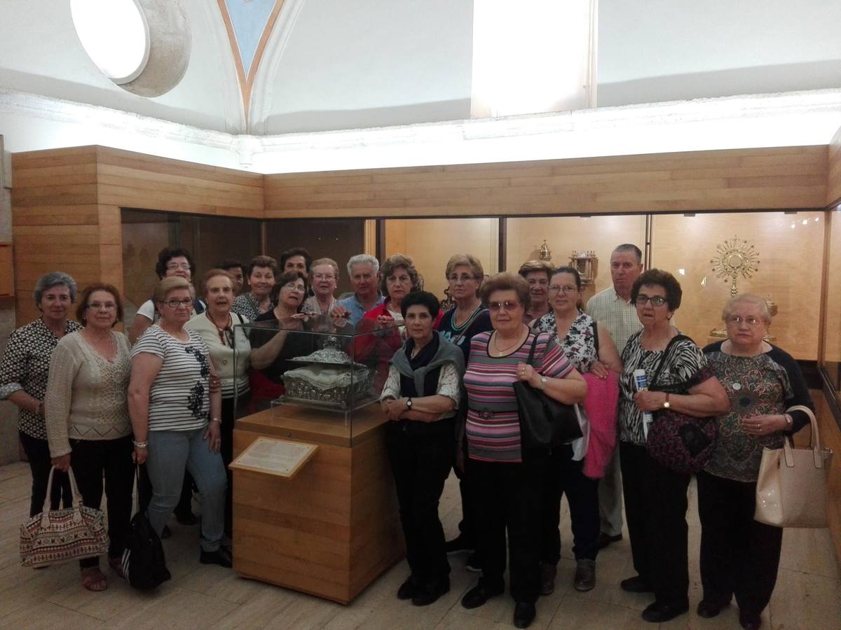La Asociación de Mujeres Poblanchinas viajó a Robledillo, San Martín y Coria