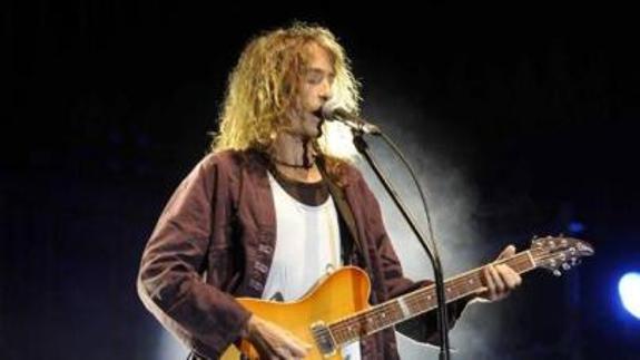 Robe Iniesta no quiere que Plasencia se gaste 42.000 euros en su concierto