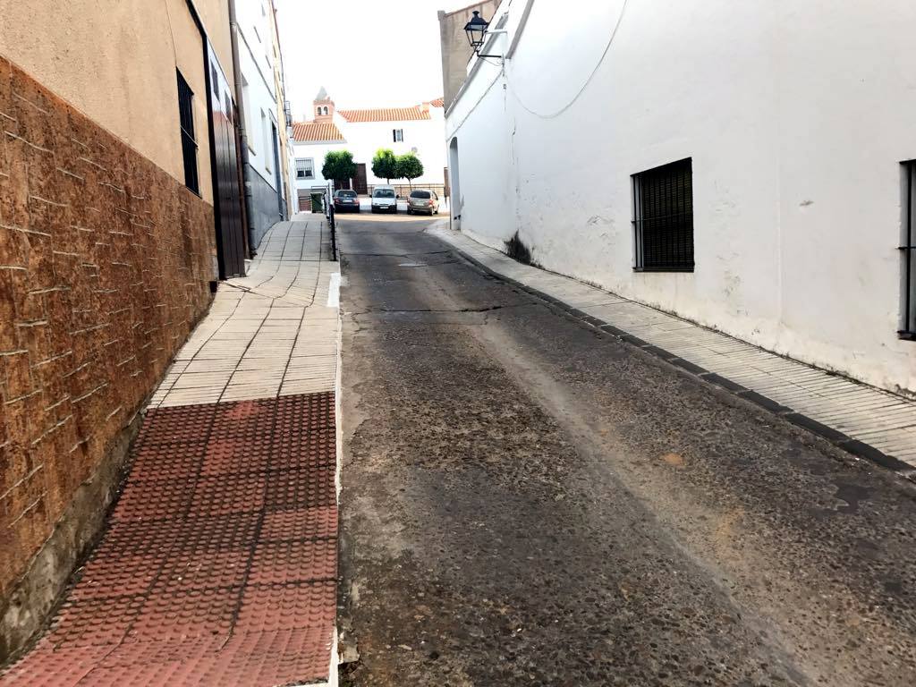 Comienzan las obras de pavimentación en la calle Francisco Pizarro y tramo de calle La Iglesia