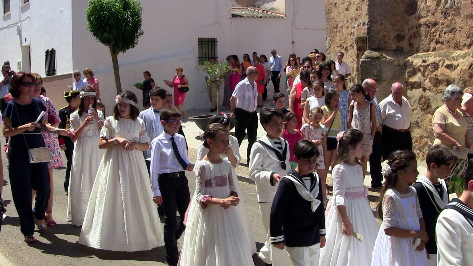 La procesión del Corpus acorta su recorrido