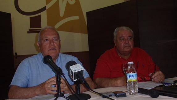 Manuel Pinilla recrea durante una charla ilustrada en el CIR un 'paseo por la vieja Villafranca'