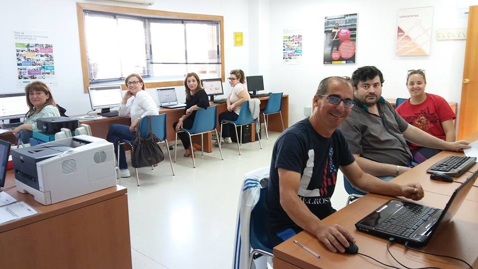 El Plan de Alfabetización Tecnológica anima a los extremeños a formarse durante el verano
