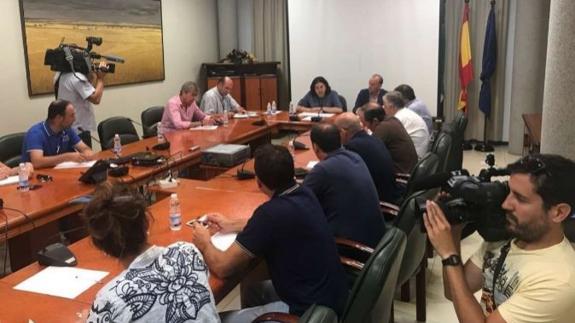 La Junta explica a los alcaldes de Tierra de Barros la viabilidad del proyecto de regadío