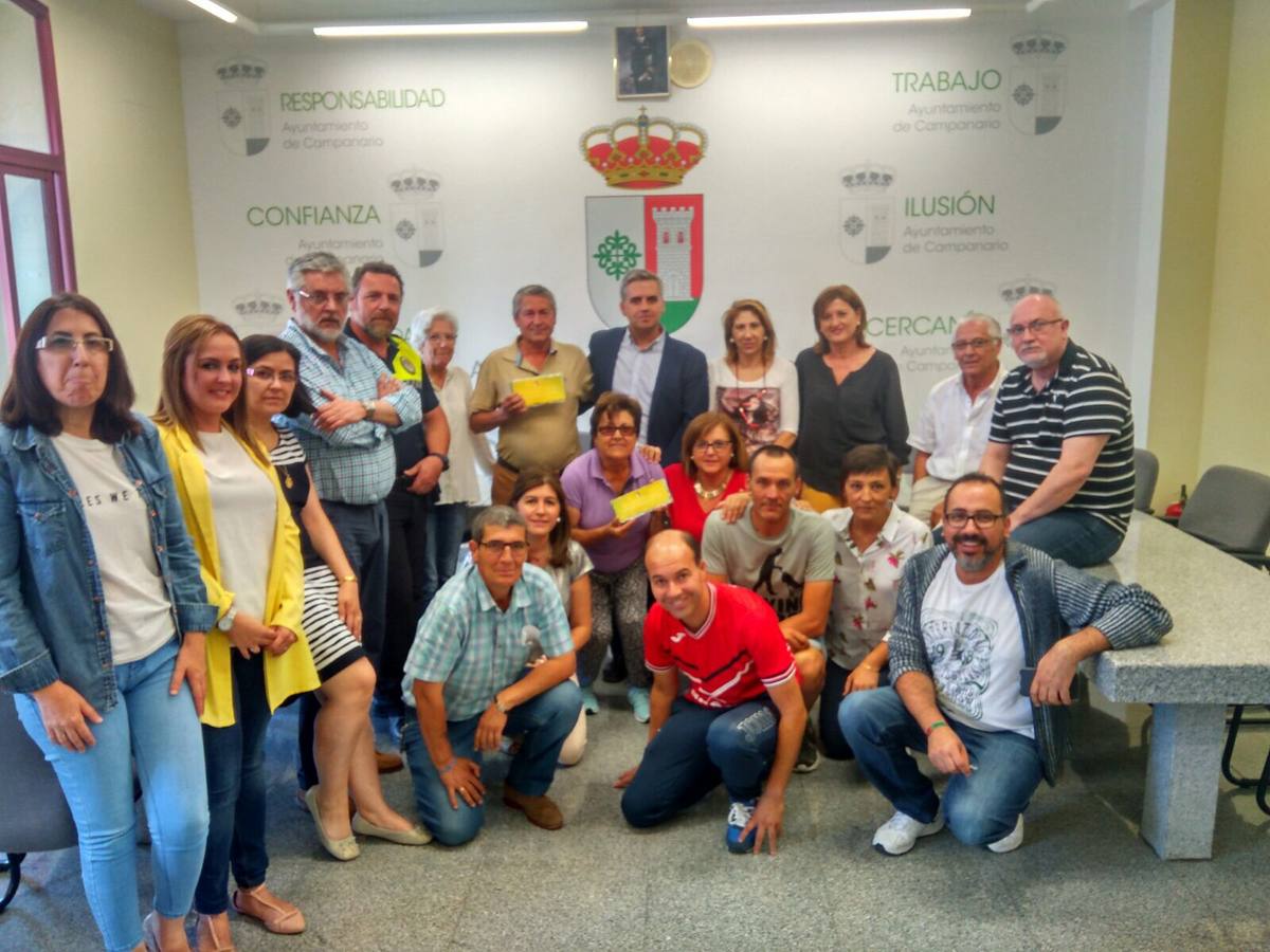 Reconocimiento a dos trabajadores municipales por su jubilación
