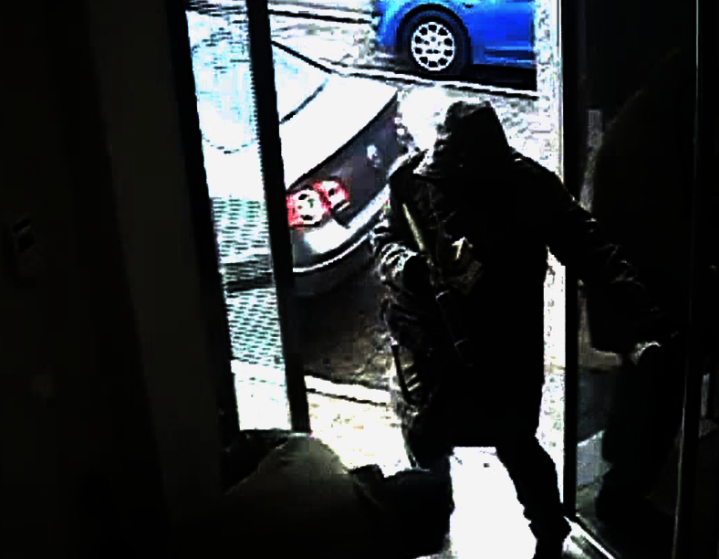 Cogen a un presunto atracador de Banca Pueyo… en la cárcel