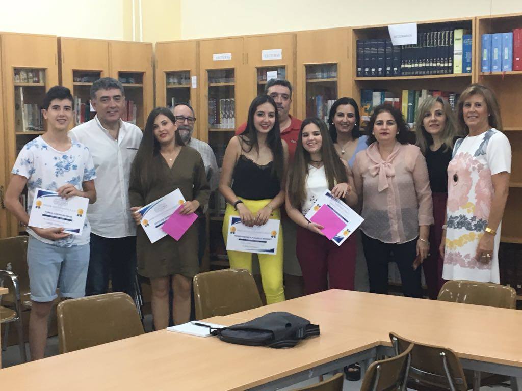La AMPA del instituto premia a los alumnos socios con mejores expedientes
